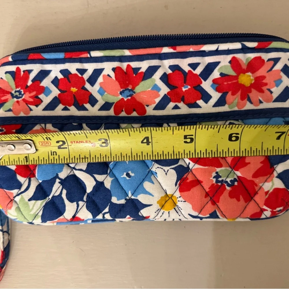 Vera Bradley Summer Cottage Wristlet Wallet - Quilted Floral - Excellent - Picture 8 of 8